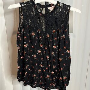 Floral Lace Black Top